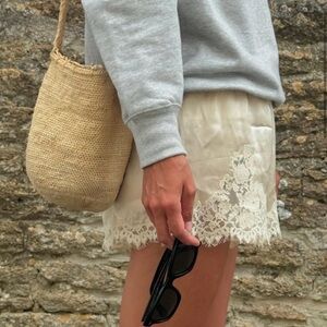 Doen Iona 100% silk Lace Trim Shorts in Candlelight sz XS